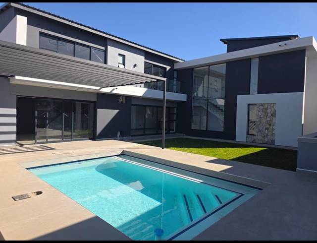 6 BEDROOM HOUSE FOR SALE IN MIDSTREAM HEIGHTS